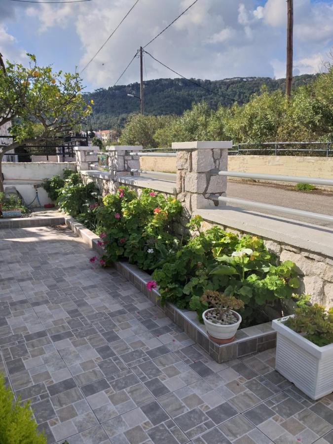 Anastasia'S Garden House Jaliszósz Kültér fotó